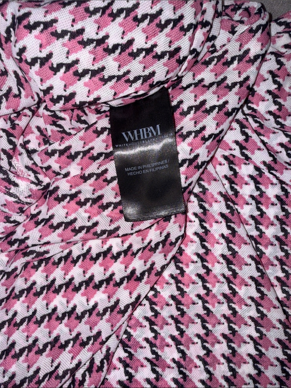 White House Black Market Pink and Black Houndstooth Long-Sleeve Mock Neck Top - Picture 4 of 4